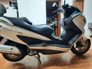 Scooter Suzuki Burgman 200cc