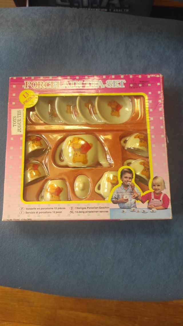 Set da tè in porcellana da 13 pezzi
