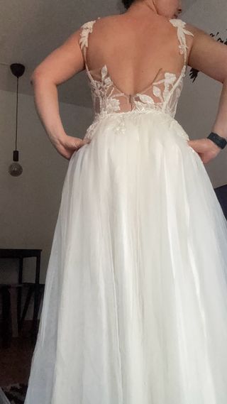 Vestido novia beige y blanco