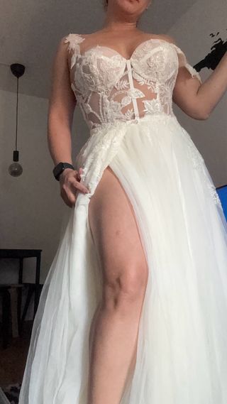 Vestido novia beige y blanco