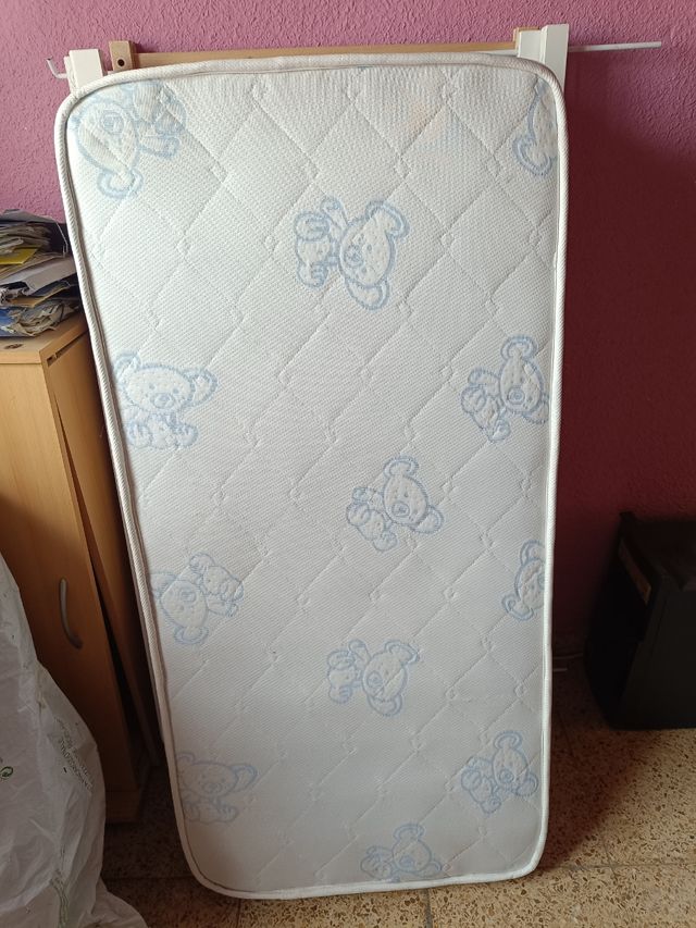 Cuna blanca de la marca micuna URGE