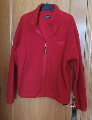 Chaqueta polar roja 