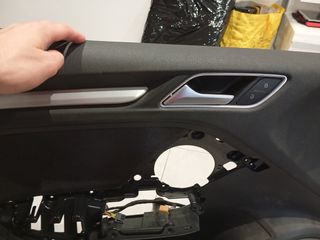 Panel puerta y pomo Audi A3 8V 