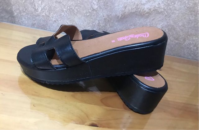 Chanclas plataforma negras