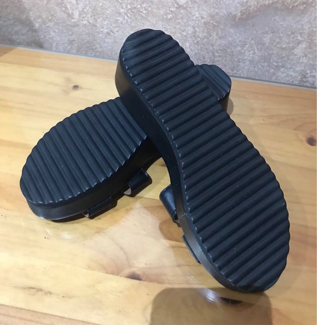 Chanclas plataforma negras