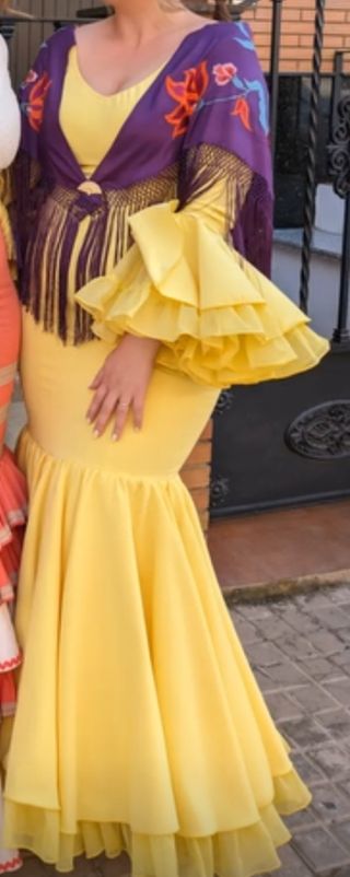 Traje de gitana flamenca amarillo