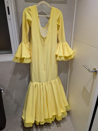 Traje de gitana flamenca amarillo