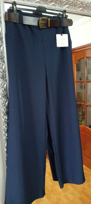 PANTALÓN ROJO NUEVO A ESTRENAR 