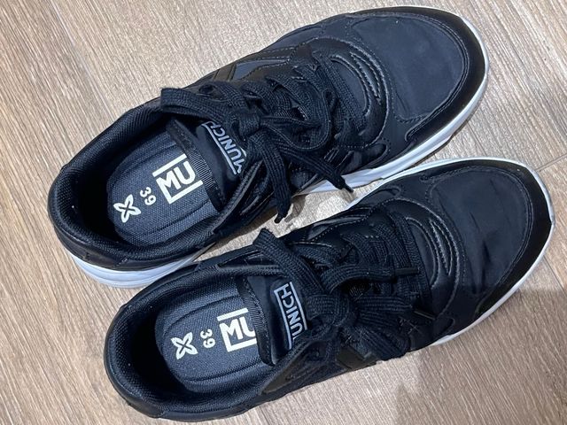 Zapatillas Munich negras - talla 39