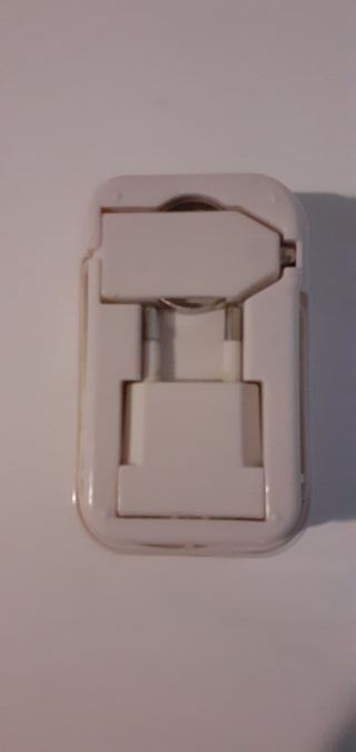 Carica batterie universale per fotocamere e cell