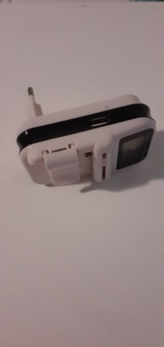 Carica batterie universale per fotocamere e cell