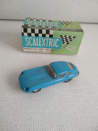 Scalextric Jaguar C 34 con caja original.