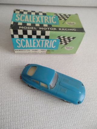 Scalextric Jaguar C 34 con caja original.