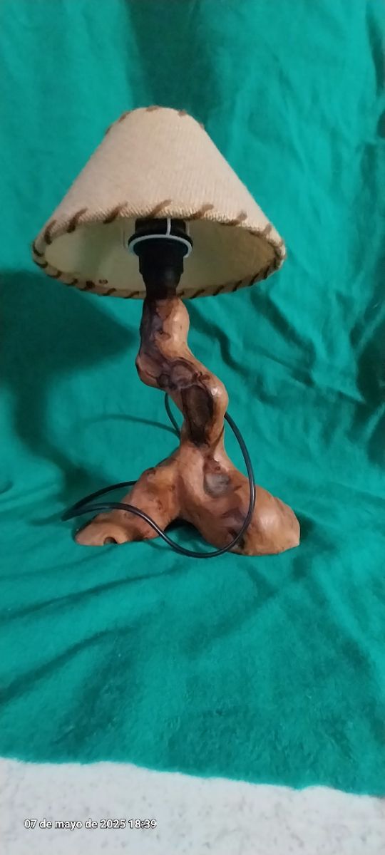 Lampara de cepa con pantalla beige