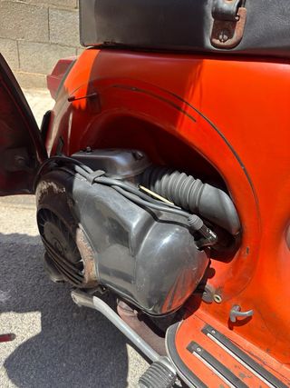 Vespa P 200E clásica