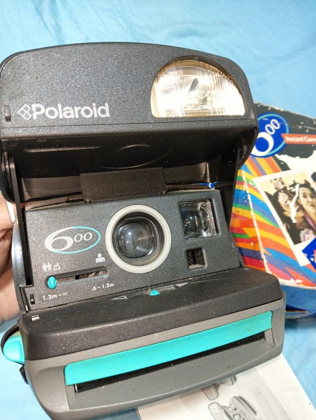 Polaroid 600 Instant Camera