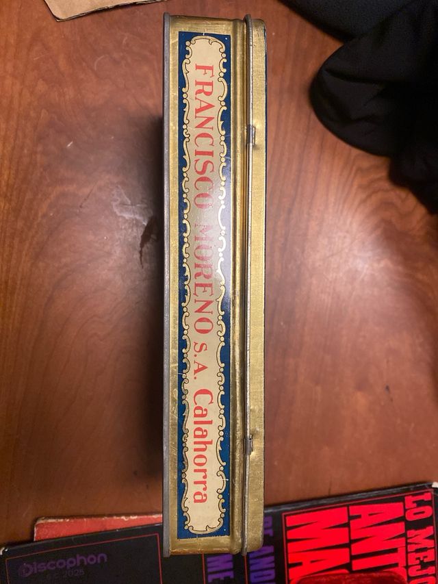 Antigua caja de hojalata frutas calahorra