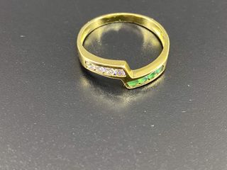 anillo oro 18k con piedra con circonita