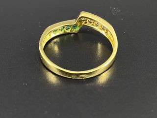 anillo oro 18k con piedra con circonita