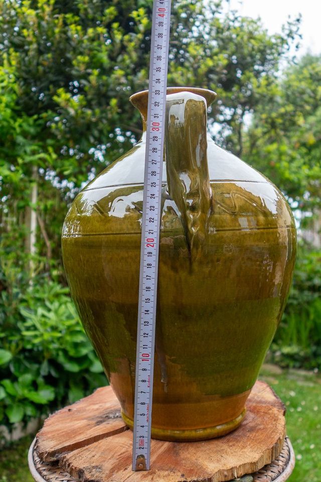 Vasija grande de barro esmaltada