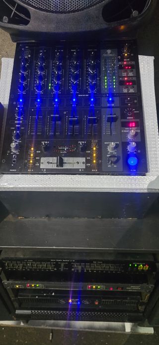 Equipo audio mesa mezclas