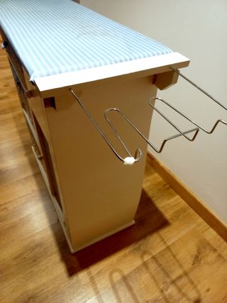 MUEBLE TABLA DE PLANCHAR