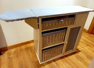 MUEBLE TABLA DE PLANCHAR