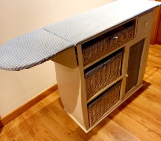 MUEBLE TABLA DE PLANCHAR