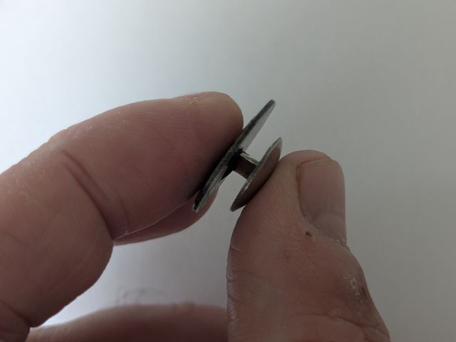 Pin antiguo del Camino Santiago - Ojal