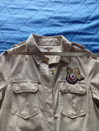 Giacca beige stile militare