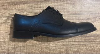 Scarpe stringate in vera pelle