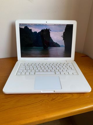 MacBook 6.1 2009 Blanco con cargador original