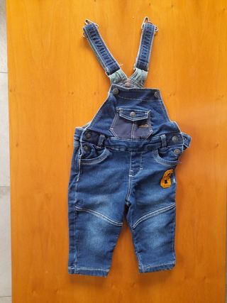 4 completini bebè + salopette + pigiamino