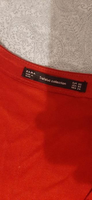 Mono burdeos Zara