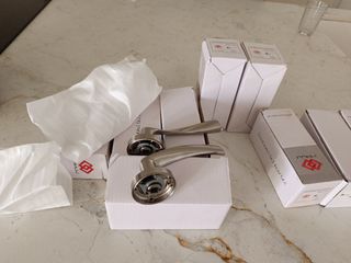 Manillas de puertas en acero