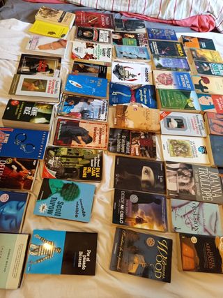 Lote de 50 novelas en buen estado 