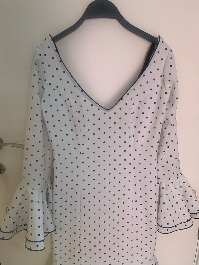 Traje de flamenca blancon lunar negro
