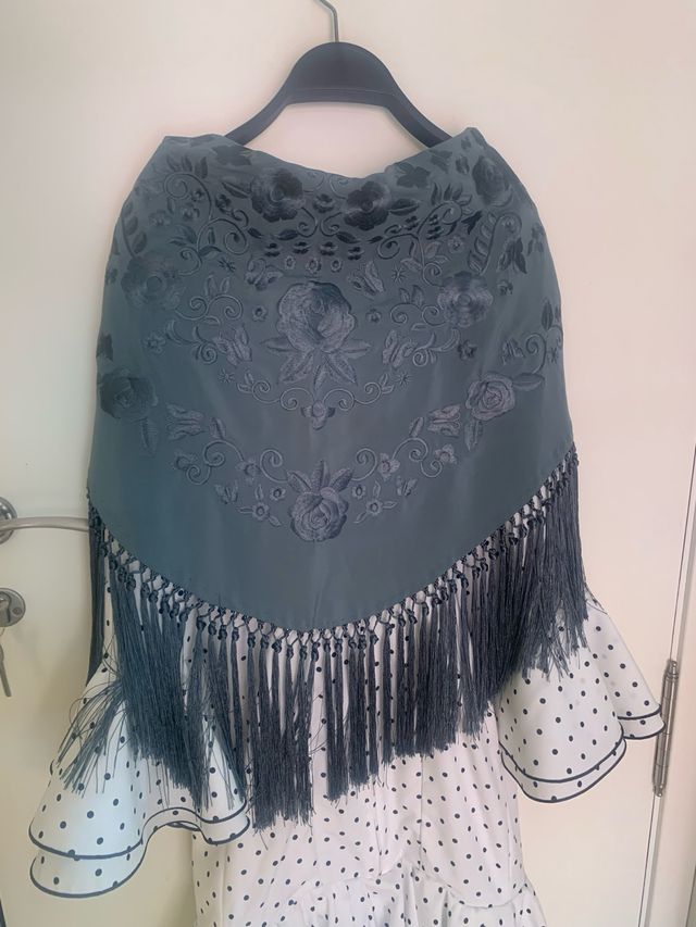 Manton verde agua y flor