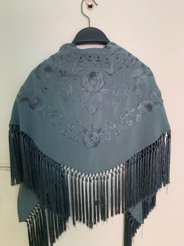 Manton verde agua y flor