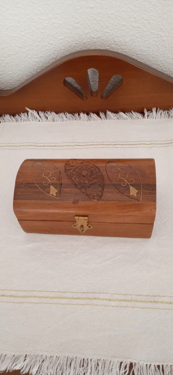 Scatola in legno intagliato - Portagioie