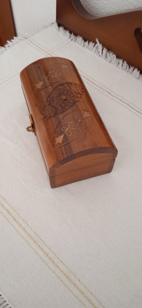 Scatola in legno intagliato - Portagioie