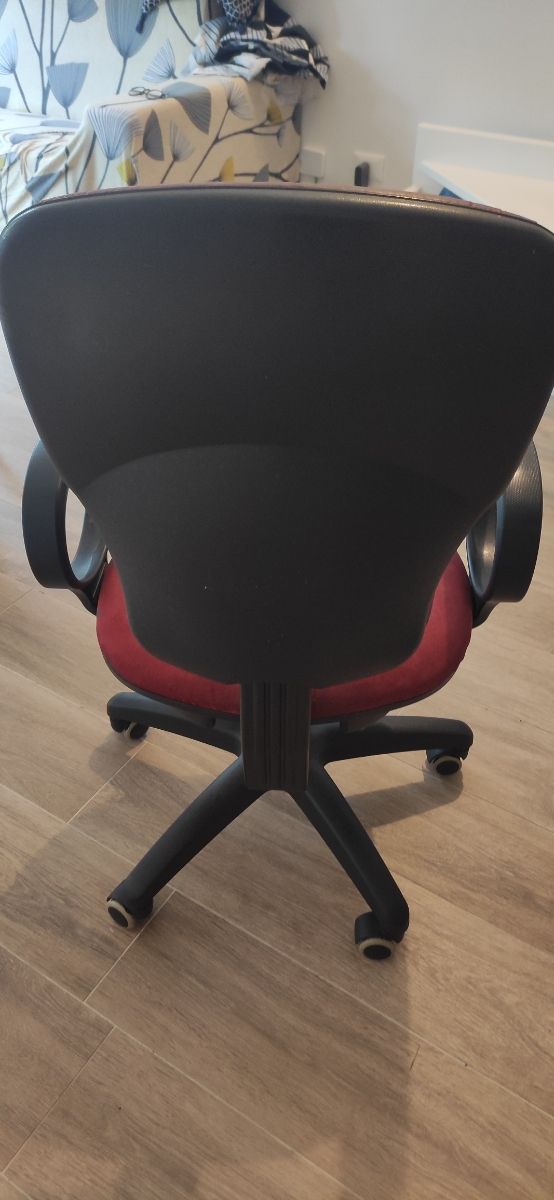 Sedia ufficio ergonomica rossa