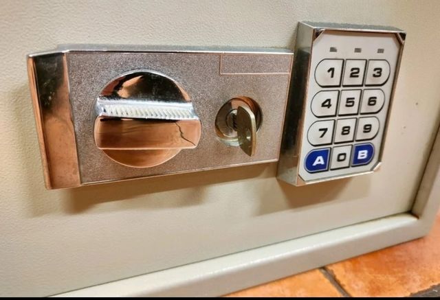 Caja fuerte de hierro