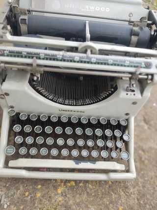 Máquina de escribir antigua