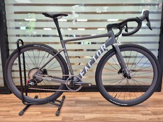 Bicicleta Factor Gravel LS.