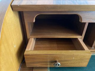 Mueble madera ingles cajonera + escritorio