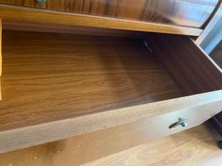 Mueble madera ingles cajonera + escritorio