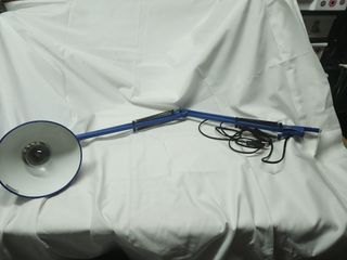 LÁMPARA PARA ESTUDIO FLEXO BRAZO.  AZUL