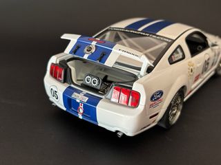 Ford Mustang GT FR500C autoart 1:18 de segunda mano por 175 EUR en