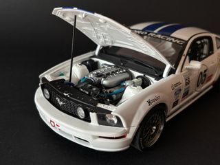 1/18 AUTOart フォード マスタング GT FR500C 2005 1/18 AUTOart フォード マスタング GT FR500C 2005｜Yahoo!フリマ（旧